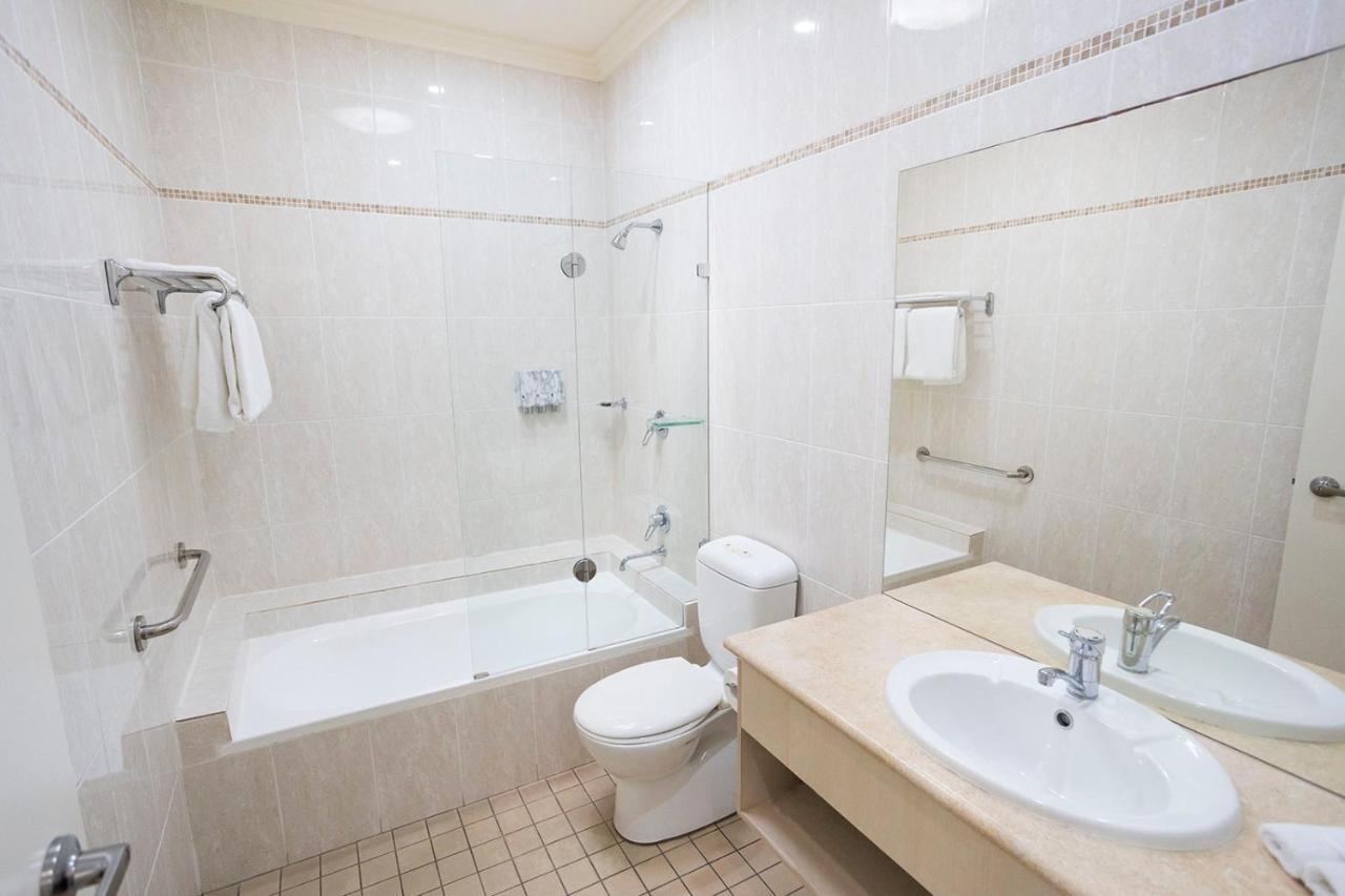 Hawkesbury Race Club Motel Windsor Esterno foto